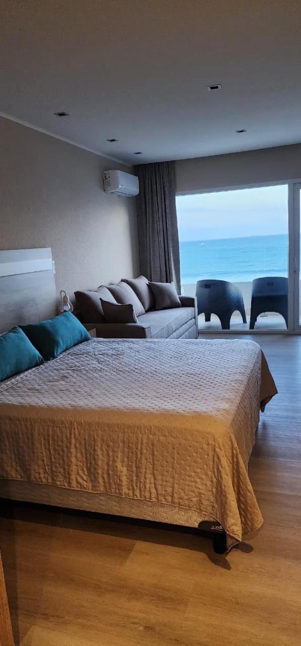 - Vista Al Mar *
